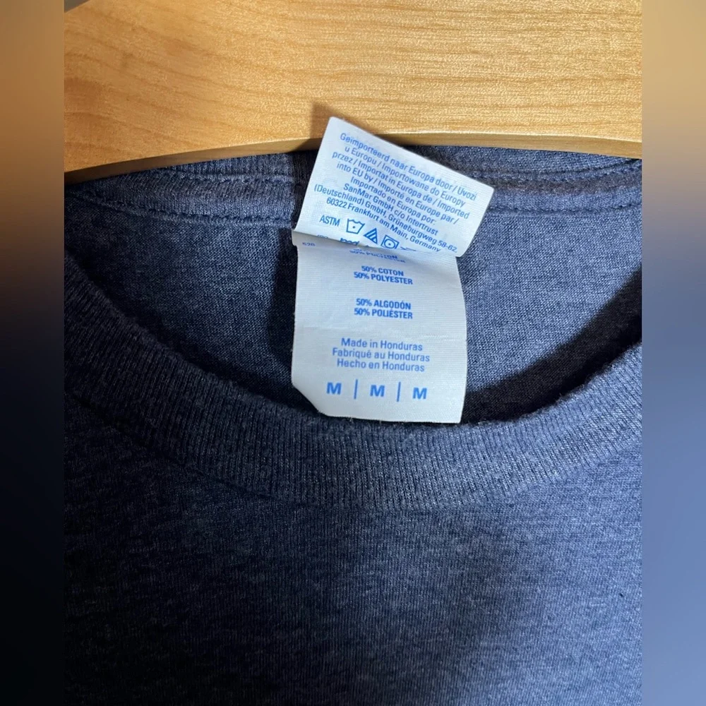 3 Banana Republic Men’s Tees and a Bonus T-shirt M